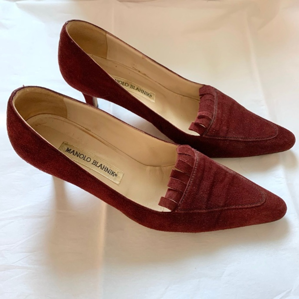 Manolo Blahnik Burgundy Wine Suede Pointed Toe Low Heel Pumps EU 37.5 US 6.5 - 7